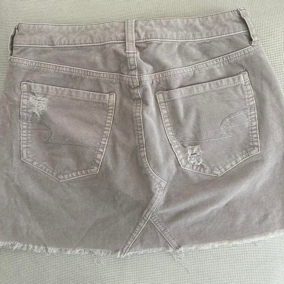 Size 4 Corduroy American Eagle Mini Skirt - Picture 3 of 5